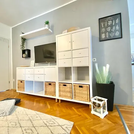 Nina Apartment *